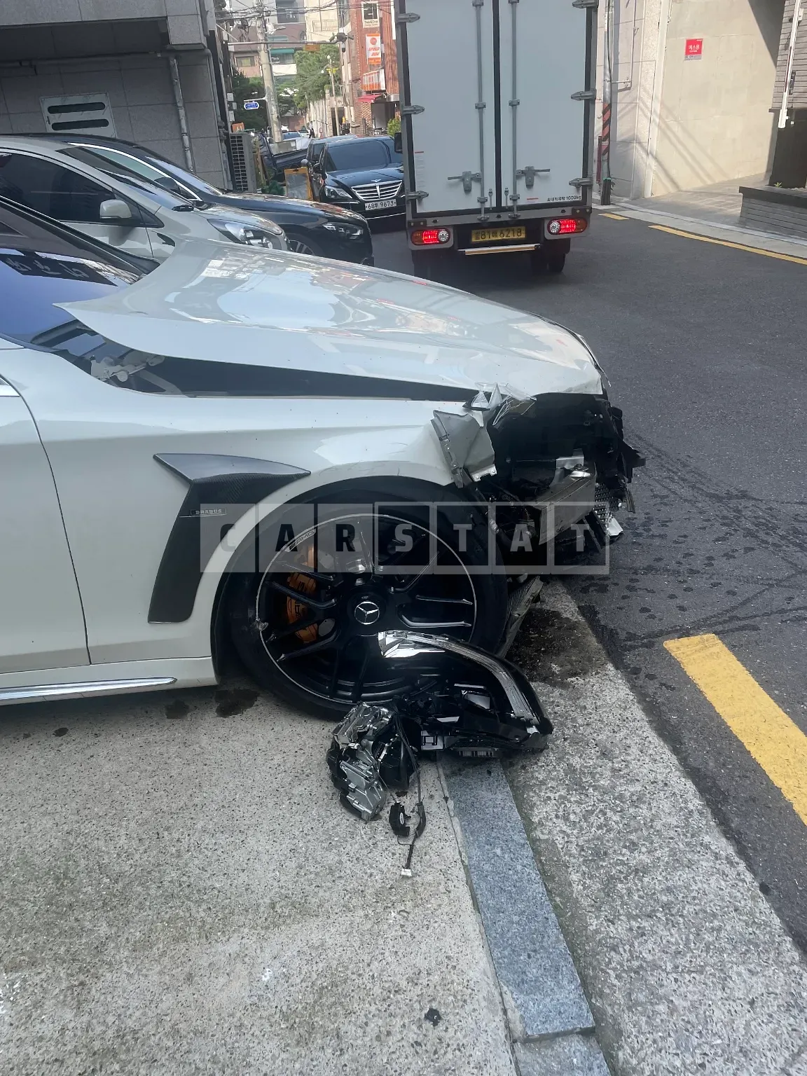 Photo 2 of 3: 2019 Mercedes-Benz S63 4Matic + L, VIN WDDUG8JB6KA460522 — Korean insurance auction