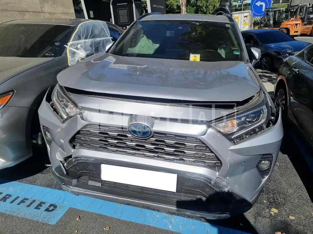 Photo 2 of 12: 2019 Toyota LAV4 Hybrid, VIN JTMDWRFV5KD038939 — Korean insurance auction