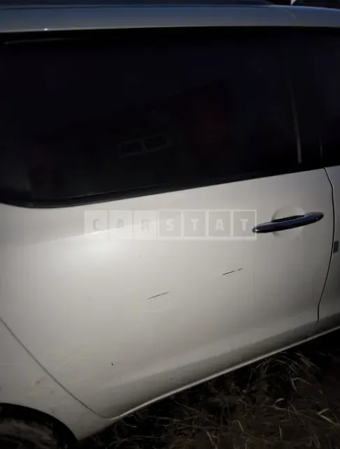 Photo 2 of 4: 2016 Kia Carnival — Korean insurance auction