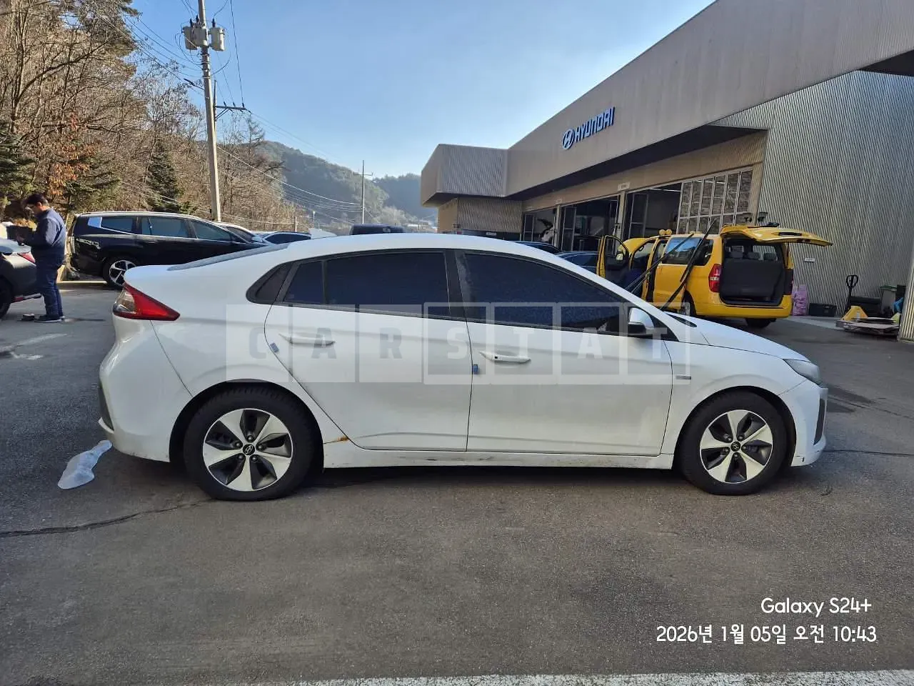Photo 2 of 8: 2018 Hyundai IONIQ Electric, VIN KMHC851HFKU031090 — Korean insurance auction