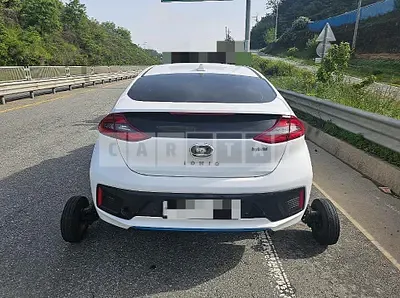 Photo 1 of 17: 2018 Hyundai IONIQ Hybrid — Korean insurance auction