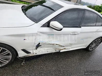 Photo 1 of 50: 2017 BMW 530d, VIN WBAJC9102HG471470 — Korean insurance auction