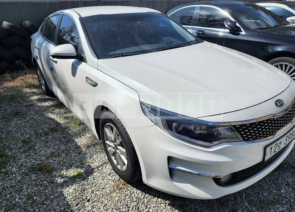 Photo 2 of 4: 2017 Kia K5, VIN KNAGS416BHA178212 — Korean insurance auction