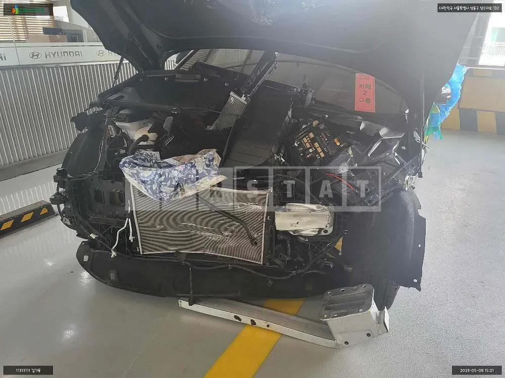 Photo 2 of 13: 2022 Genesis GV60, VIN KMTKB81AFNU012218 — Korean insurance auction
