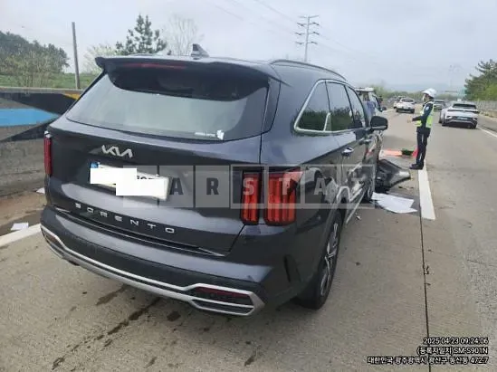 Photo 2 of 6: 2022 Kia Sorento — Korean insurance auction