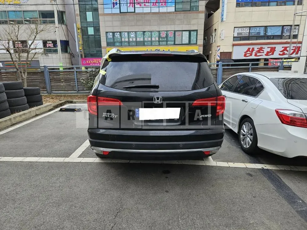 Photo 2 of 8: 2016 Honda Pilot, VIN 5FNYF6850GB201656 — Korean insurance auction