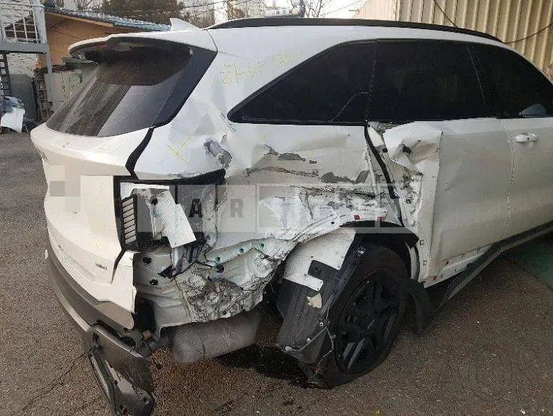 Photo 2 of 13: 2023 Kia Sorento 1.6 (Hybrid), VIN KNARH81GBRA237082 — Korean insurance auction