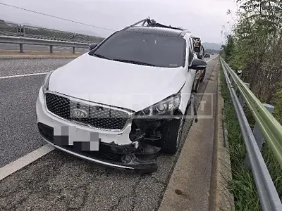 Photo 1 of 6: 2016 Kia Sorento — Korean insurance auction