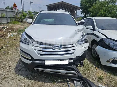 Photo 1 of 9: 2015 Hyundai Santa Fe, VIN KMHSW81UBFU495022 — Korean insurance auction