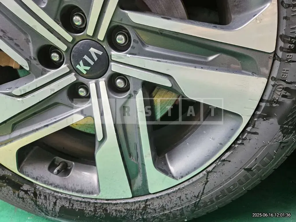 Photo 2 of 3: 2020 Kia (parts) Sorento Hybrid Wheel — Korean insurance auction