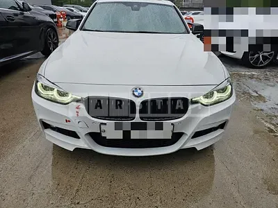Photo 1 of 14: 2018 BMW 330i — Korean insurance auction