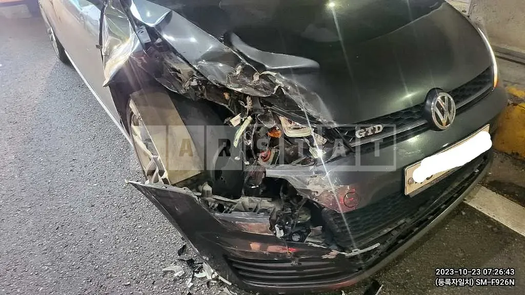 Photo 2 of 7: 2015 Volkswagen Golf GTD, VIN WVWZZZAUZFW354513 — Korean insurance auction