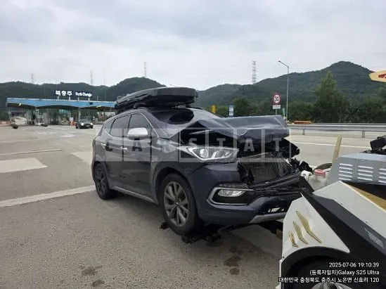 Photo 2 of 6: 2018 Hyundai Santa Fe — Korean insurance auction