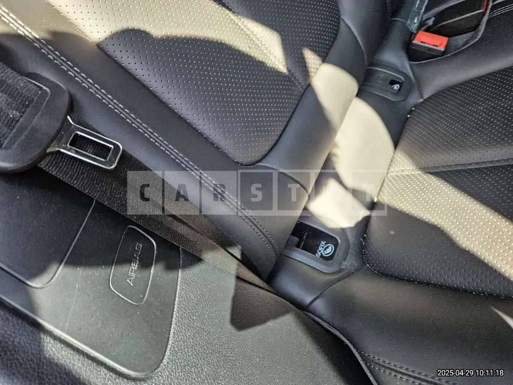 Photo 2 of 61: 2020 Porsche Macan — Korean insurance auction