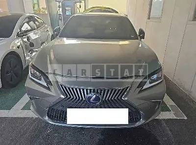 Photo 1 of 37: 2021 Lexus ES300h — Korean insurance auction