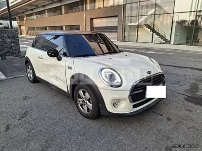 Photo 1 of 17: 2018 MINI Cooper D — Korean insurance auction