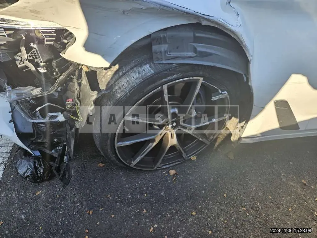 Photo 2 of 19: 2018 BMW 530i — Korean insurance auction