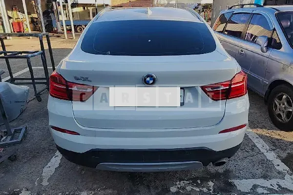 Photo 2 of 8: 2017 BMW X4 xDrive20d, VIN WBAXX1102H0T38278 — Korean insurance auction
