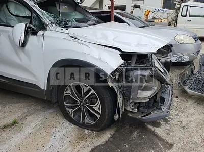 Photo 1 of 16: 2019 Hyundai Santa Fe, VIN KMHS381BBKU073201 — Korean insurance auction