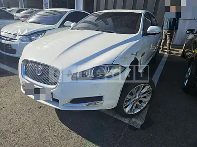Photo 1 of 19: 2015 Jaguar XF 3.0d, VIN SAJAA0543FNU54446 — Korean insurance auction