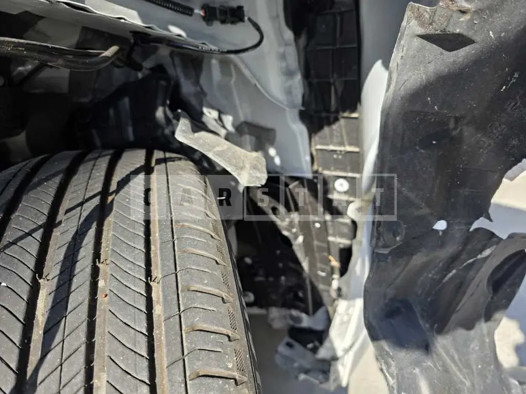 Photo 2 of 18: 2024 Toyota Prius PHEV — Korean insurance auction