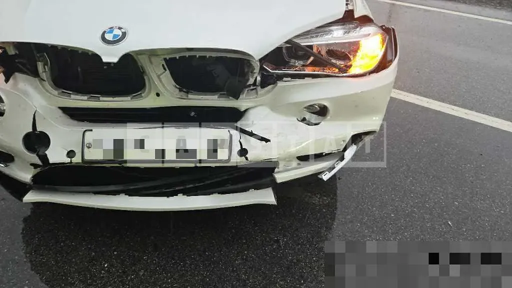 Photo 2 of 4: 2018 BMW X5 xDrive30d — Korean insurance auction