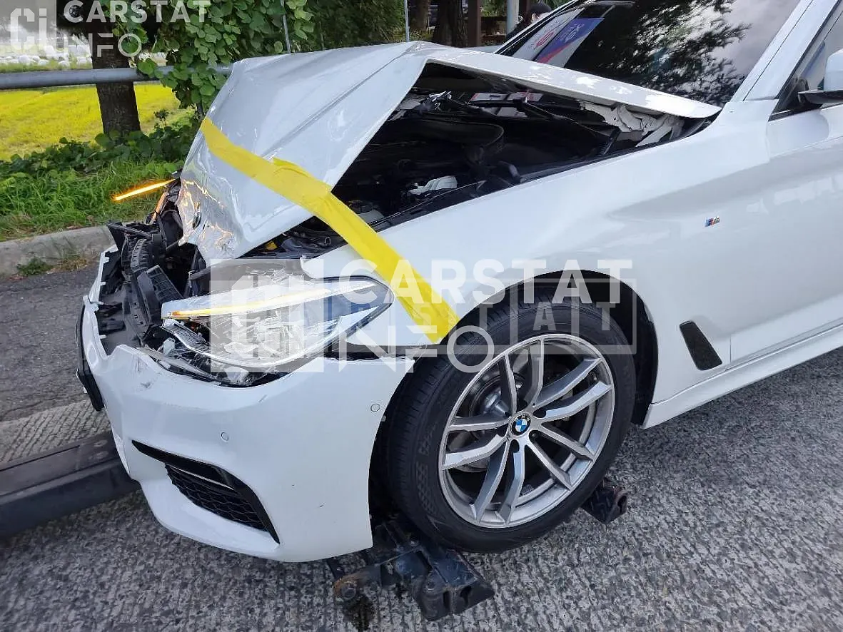 Photo 2 of 7: 2017 BMW 520d, VIN WBAJC3108HWB59899 — Korean insurance auction