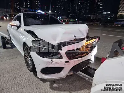 Photo 1 of 6: 2017 Mercedes-Benz C 220d — Korean insurance auction