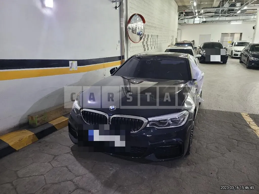 Photo 2 of 32: 2019 BMW 530i M Sport Package Plus, VIN WBAJD3103KWW28401 — Korean insurance auction
