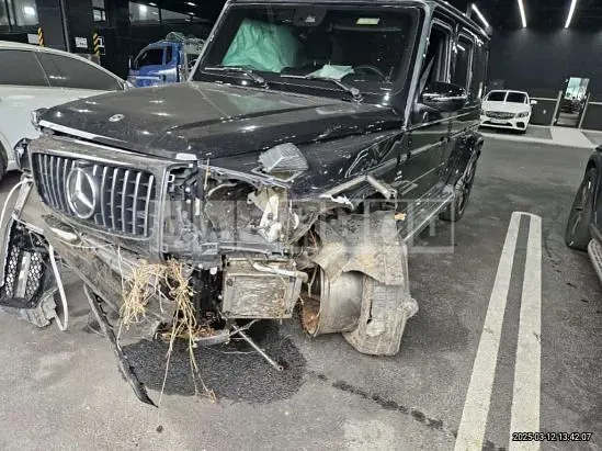 Photo 2 of 27: 2019 Mercedes-Benz G63 — Korean insurance auction