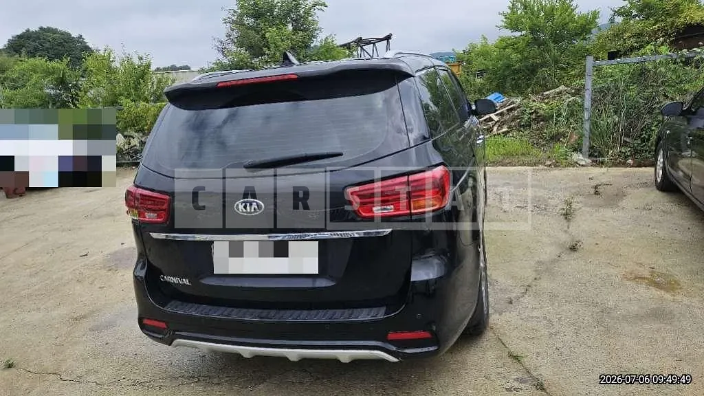Photo 2 of 11: 2020 Kia Carnivals — Korean insurance auction