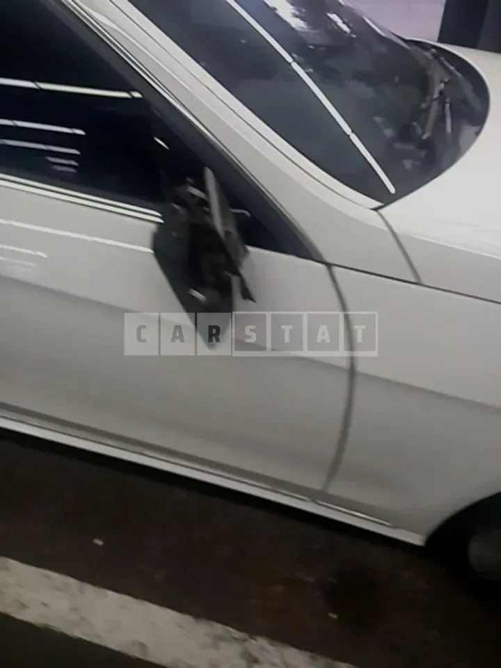 Photo 2 of 9: 2015 Mercedes-Benz E220 CDI, VIN WDDHF0CBXFB095278 — Korean insurance auction