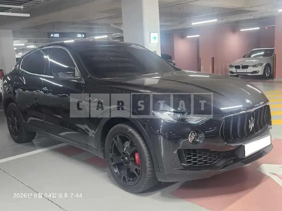 Photo 2 of 44: 2018 Maserati Levante Diesel, VIN ZN661TUG0JX277688 — Korean insurance auction