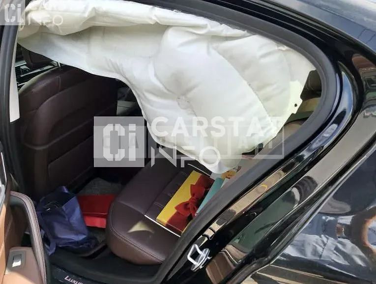 Photo 2 of 23: 2019 BMW 530i xDrive Luxury — Korean insurance auction