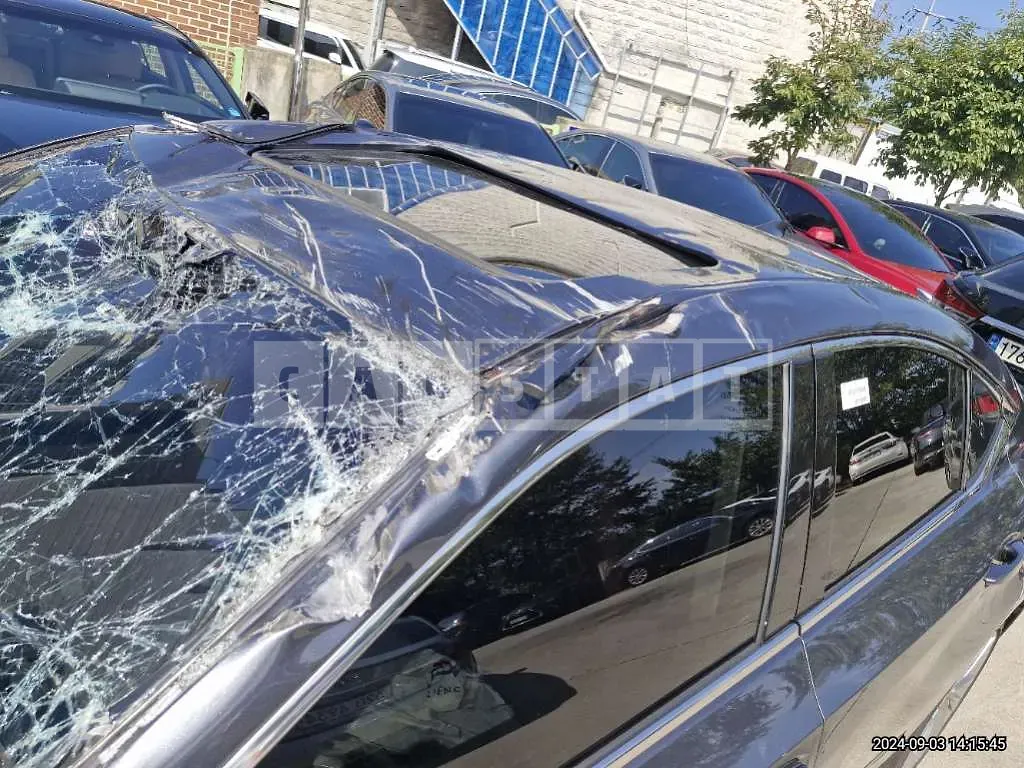 Photo 2 of 50: 2025 Lexus ES300h — Korean insurance auction