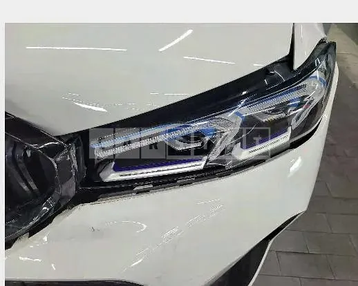 Photo 2 of 7: 2023 BMW 330e — Korean insurance auction