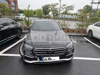 Photo 1 of 30: 2021 Mercedes-Benz E220 d 4Matic, VIN W1KZF0FB1MB003908 — Korean insurance auction