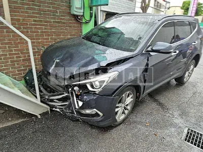 Photo 1 of 19: 2016 Hyundai Santa Fe — Korean insurance auction
