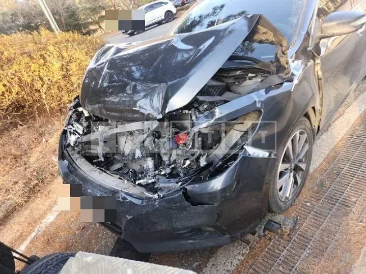 Photo 2 of 7: 2016 Nissan Altima 2.5 — Korean insurance auction