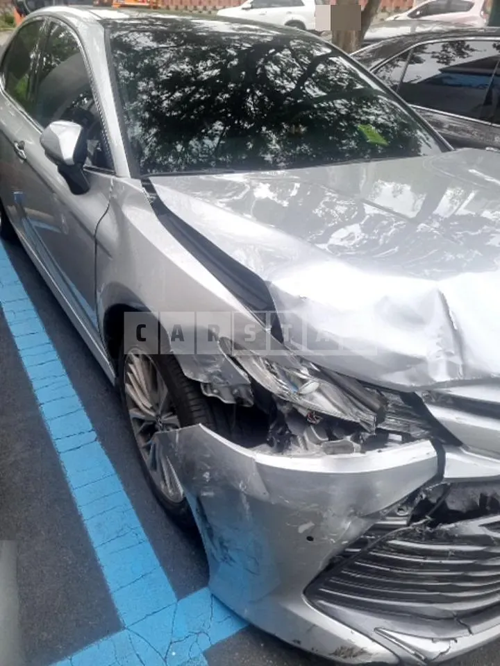 Photo 2 of 16: 2018 Toyota Camry, VIN JTNB11HK0J3063807 — Korean insurance auction