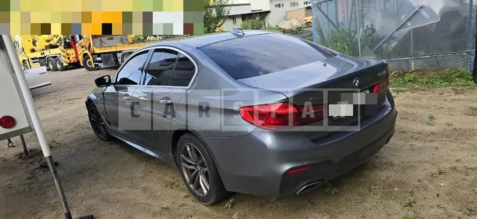 Photo 2 of 7: 2017 BMW 530i xDrive — Korean insurance auction