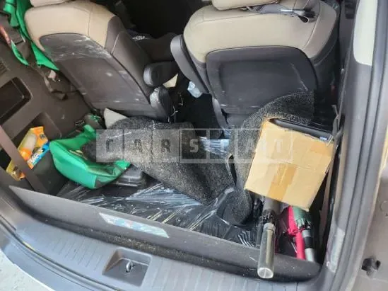 Photo 2 of 25: 2025 Kia Carnival, VIN KNANC813BSS493734 — Korean insurance auction