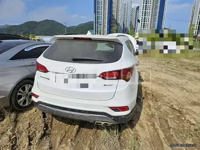 Photo 1 of 9: 2016 Hyundai Santa Fe DM — Korean insurance auction
