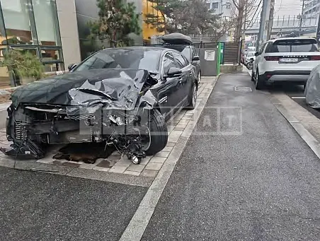 Photo 2 of 21: 2019 Jaguar XJ 3.0SC, VIN SAJAJ26D0K8W20859 — Korean insurance auction