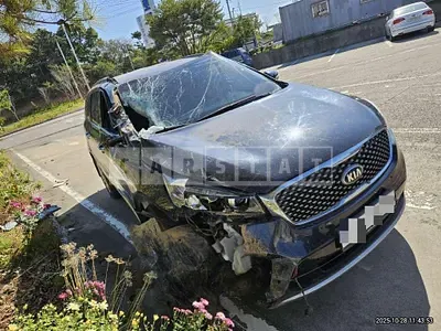 Photo 1 of 6: 2017 Kia Sorento 4WD — Korean insurance auction