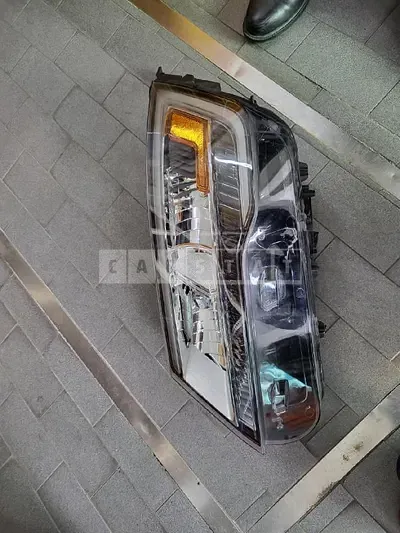 Photo 1 of 3: 2018 Ford (parts) Explorer Light — Korean insurance auction