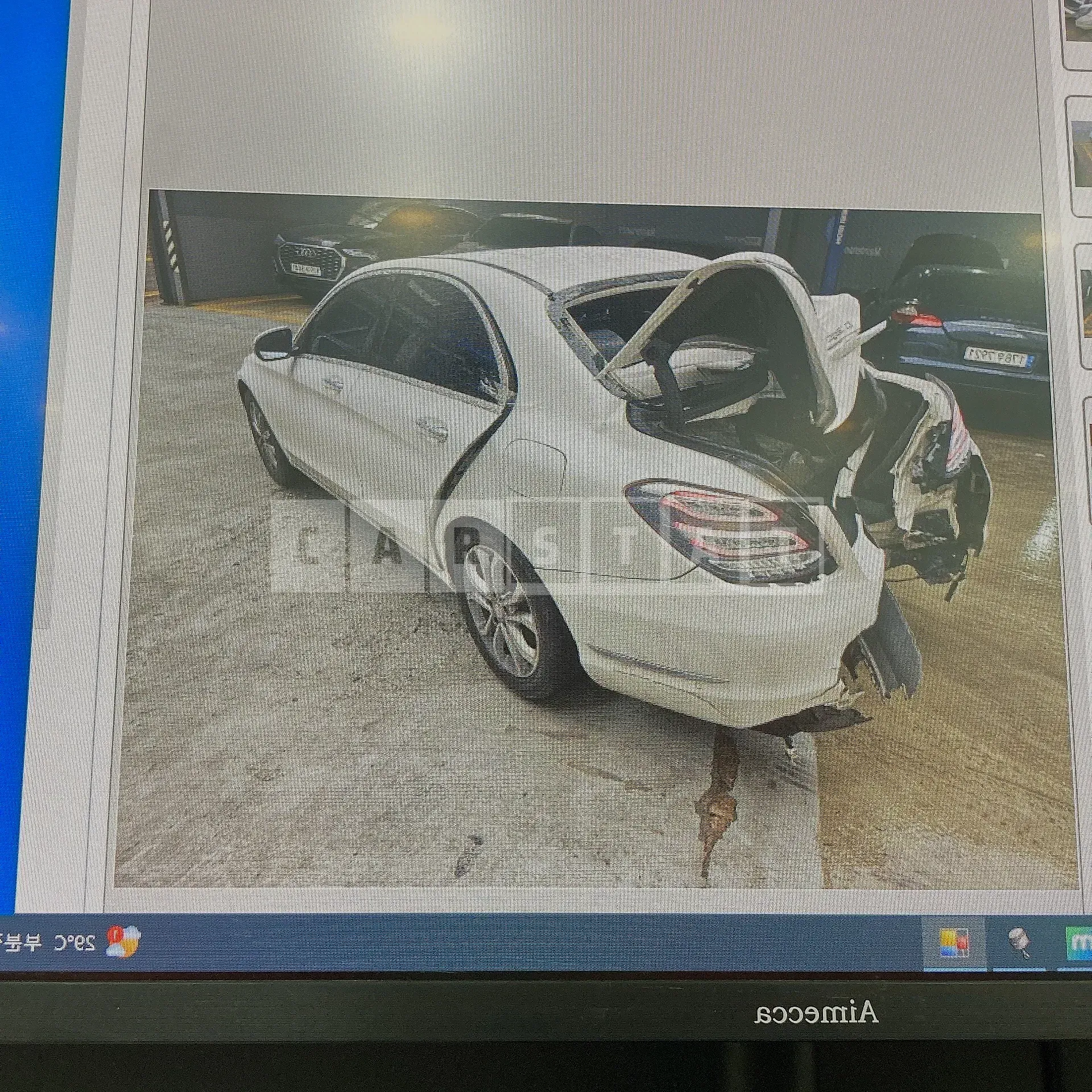 Photo 2 of 9: 2015 Mercedes-Benz C200, VIN WDDWF4CB1FF090008 — Korean insurance auction