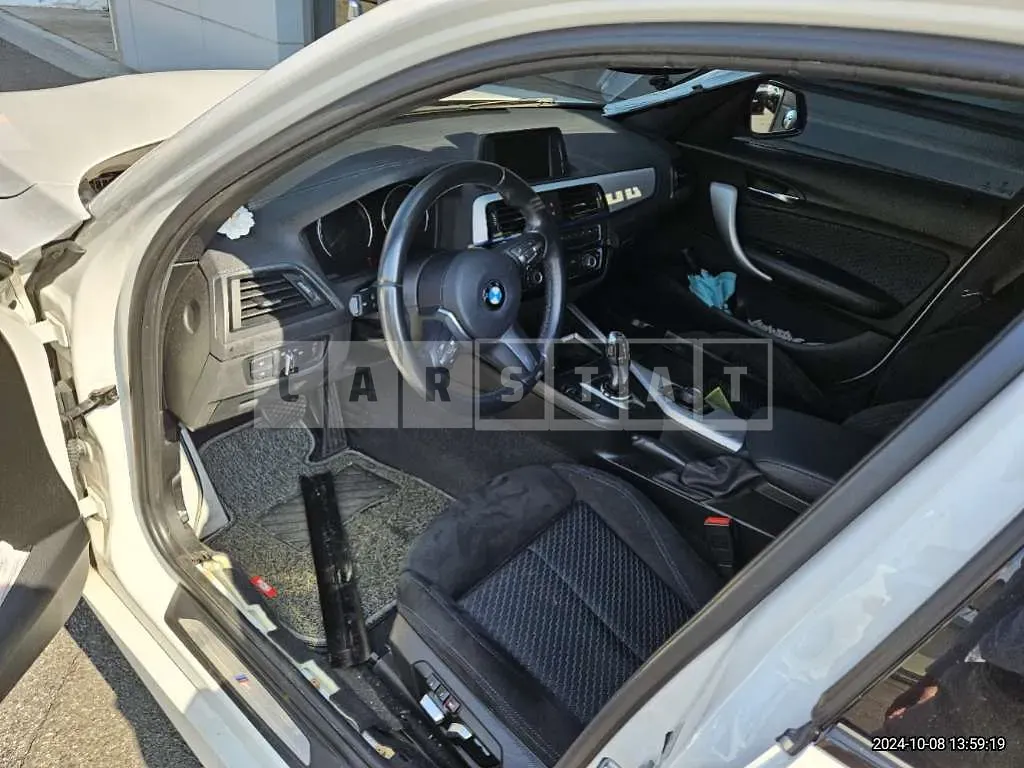 Photo 2 of 12: 2018 BMW 118d — Korean insurance auction