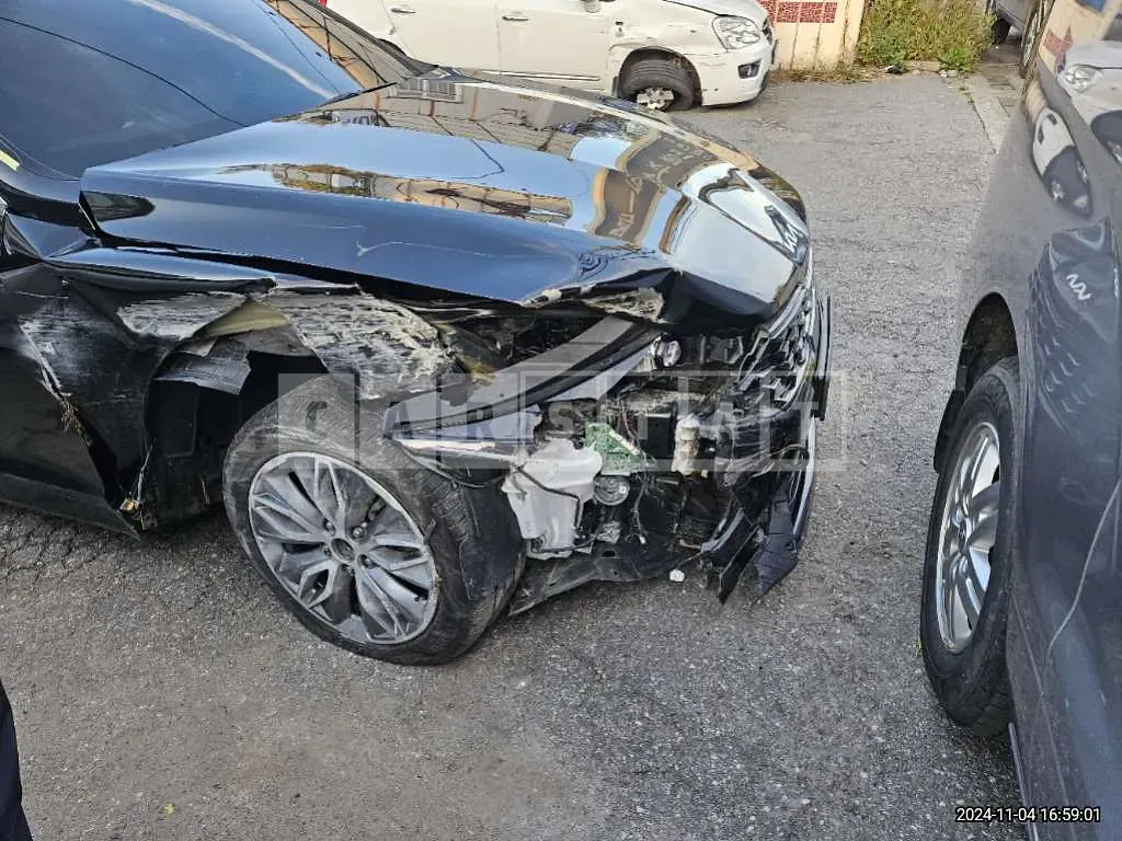 Photo 2 of 17: 2023 Kia K5 — Korean insurance auction