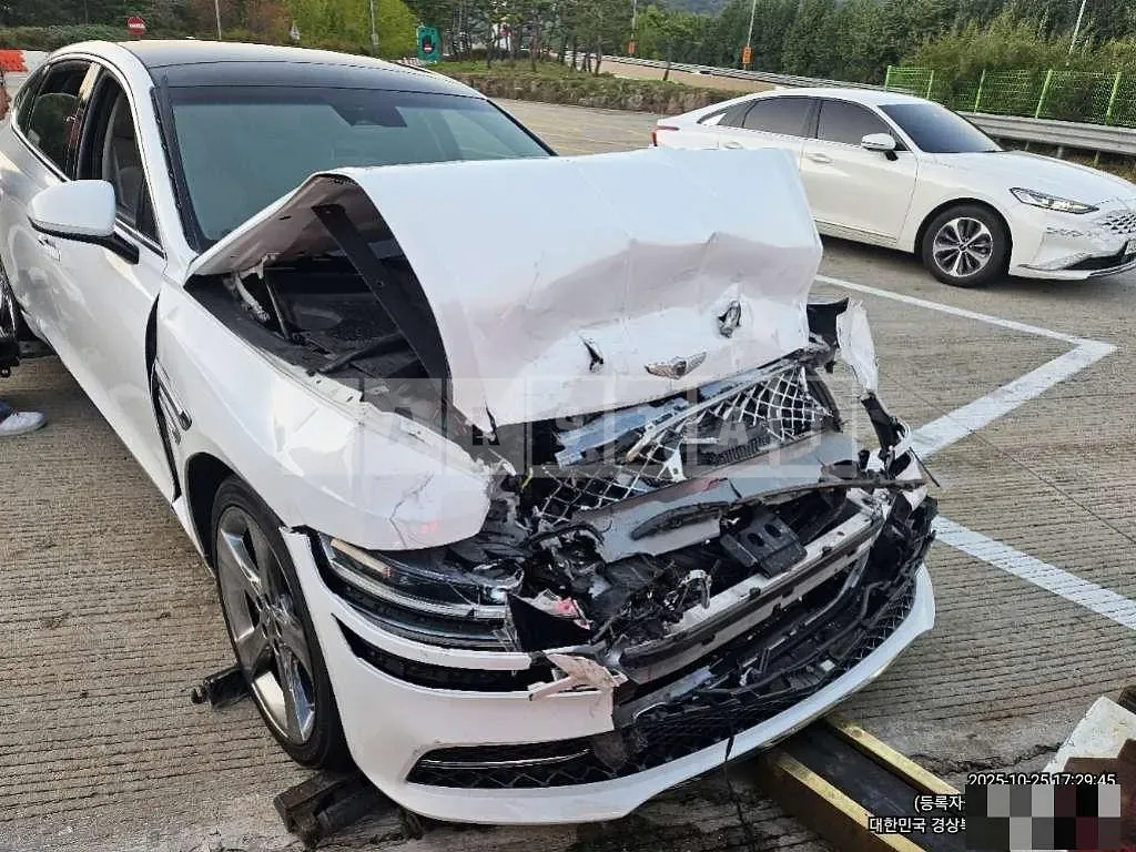 Photo 2 of 6: 2020 Genesis G80 2.5T AWD — Korean insurance auction